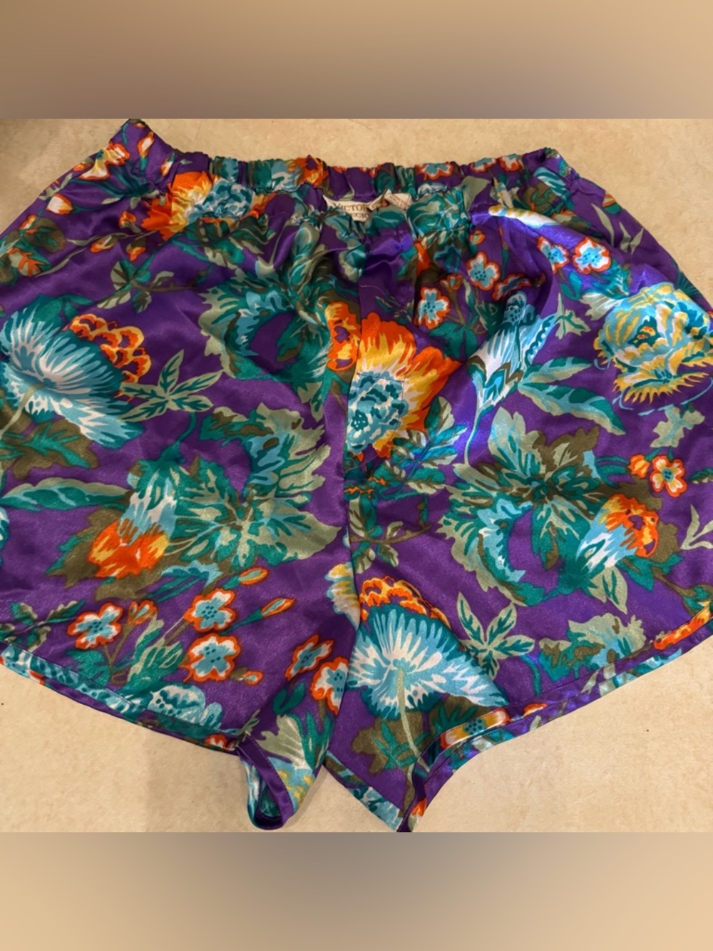 Vintage gold tag Victoria's Secret Purple Floral Satin Pajama Shorts size‎ M